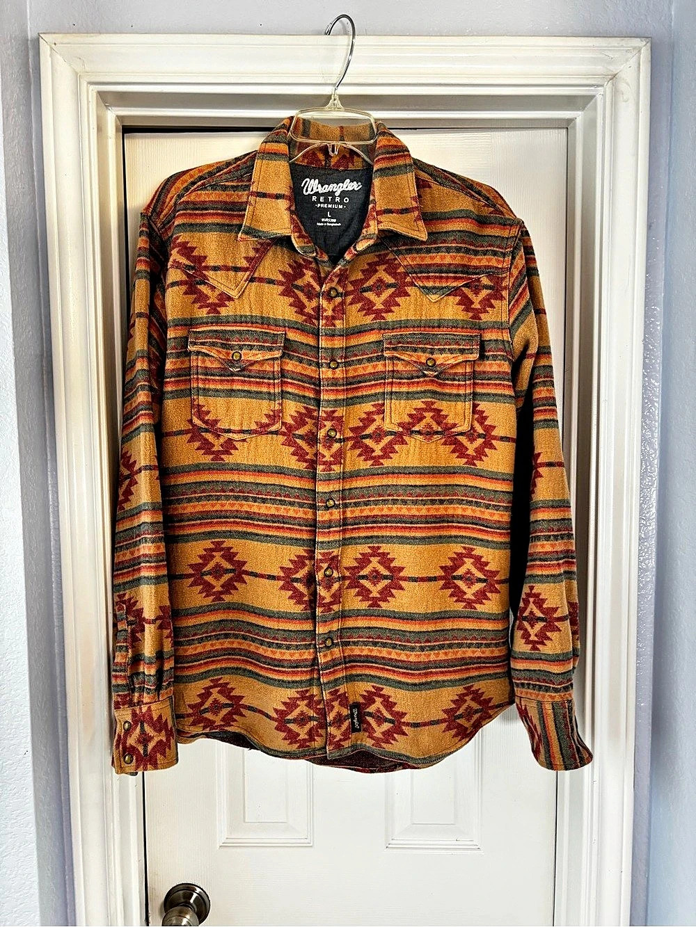 Wrangler Retro Premium Western Shirt Mens L Aztec Pearl Snap Southwestern Cotton